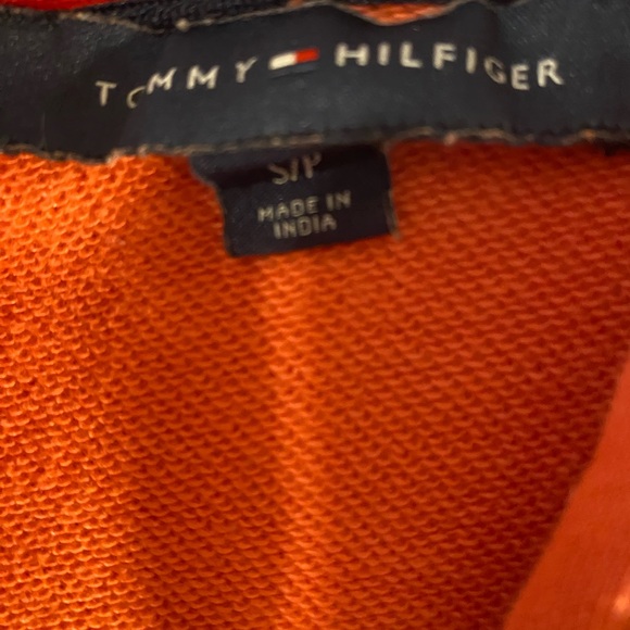 Tommy Hilfiger - Picture 2 of 6
